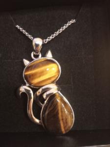 Ciondolo gatto occhio di tigre con collana