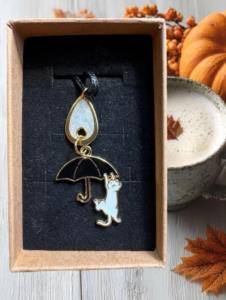 Collana gatto goccia bianca