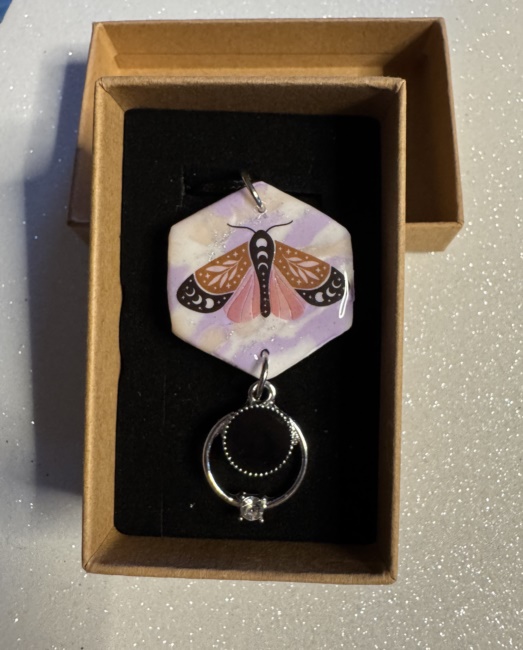 La falena e la luna nera