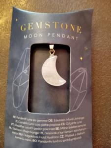 Luna in quarzo bianco con cordoncino