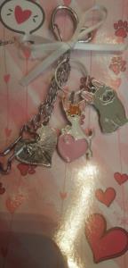 Portachiavi con cane e charm