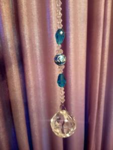 acchiappasole con cristalli azzurro