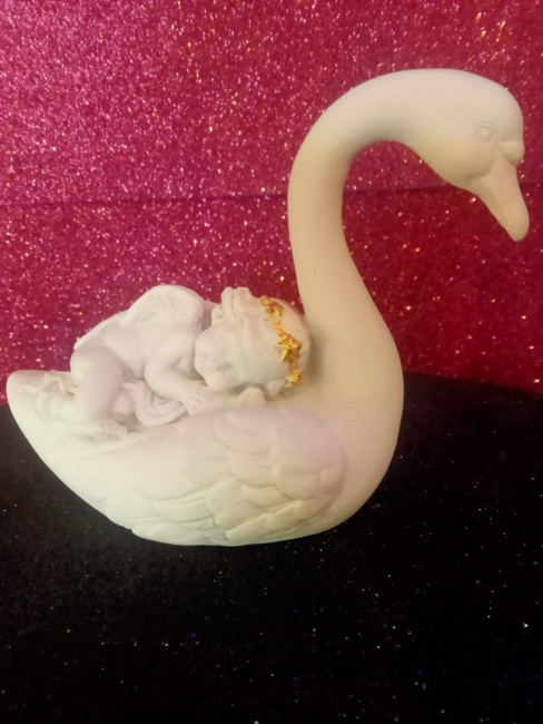 cherubino su cigno